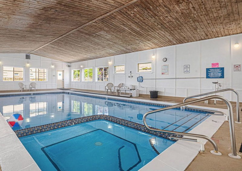 Ludington Pier House Motel (Beach Comber Motel) - From Web Listing (newer photo)